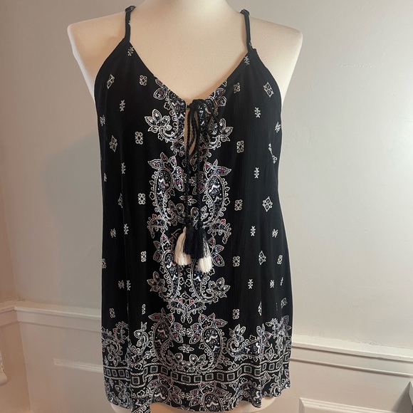 LUQ Black Design Rayon Tank top from Stitch Fix Size S - Picture 4 of 6
